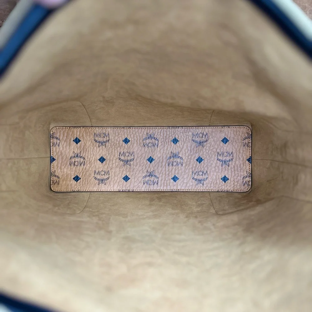 MCM Large Aren Hobo Bag in Embossed Monogram Leather - Picture 10 of 11